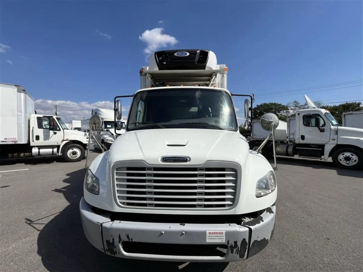 2018 Freightliner M2 106 - image 2