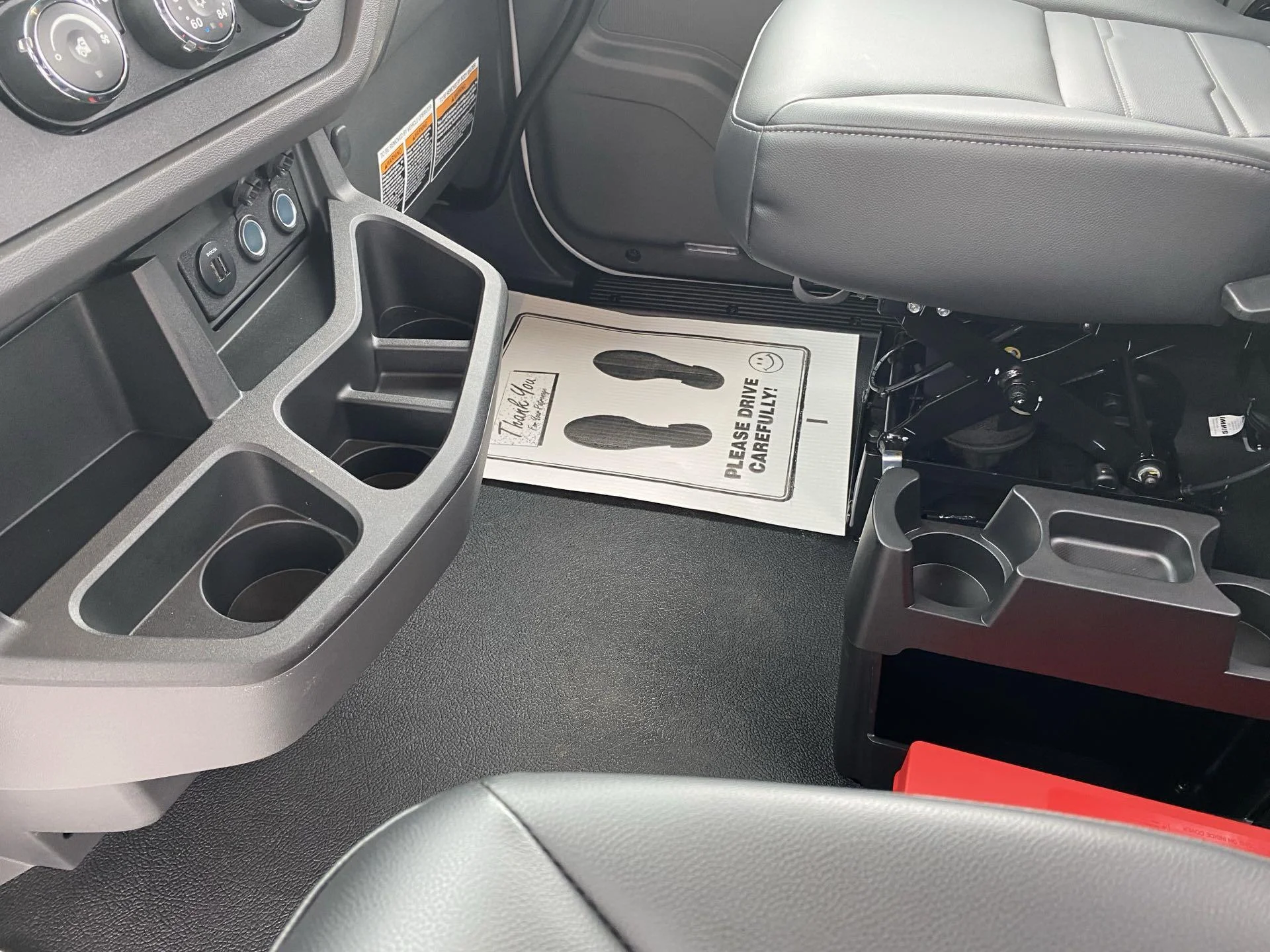 2025 Peterbilt 536 - image 10