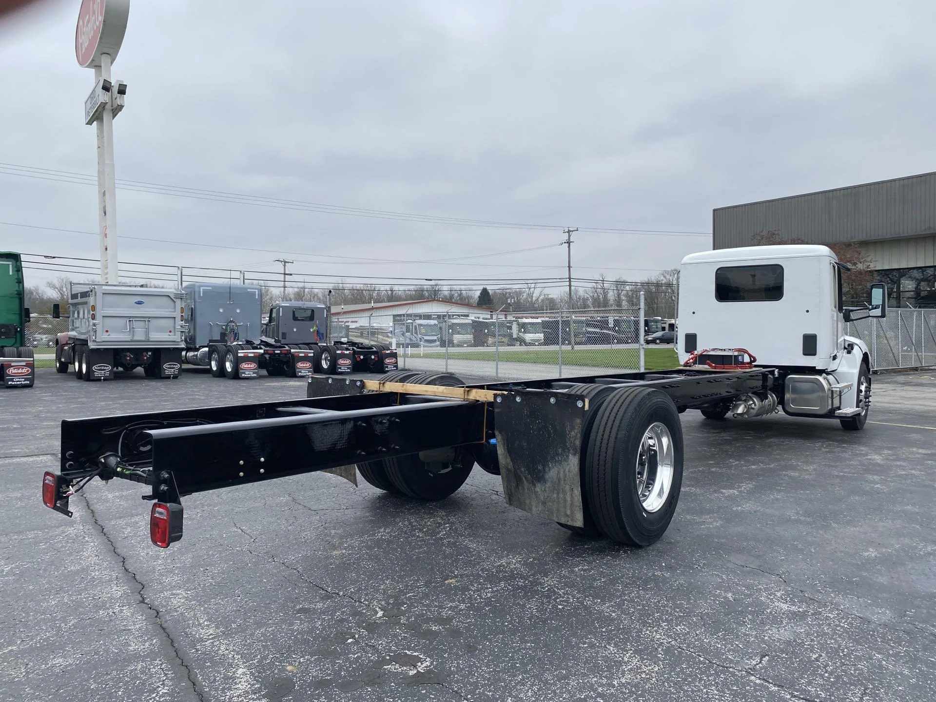 2025 Peterbilt 536 in Findlay, OH — photo 6