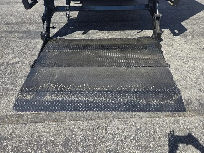 2022 Freightliner M2 106 — photo 8