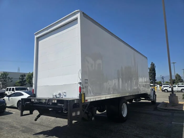 2022 Freightliner M2 106 — photo 10