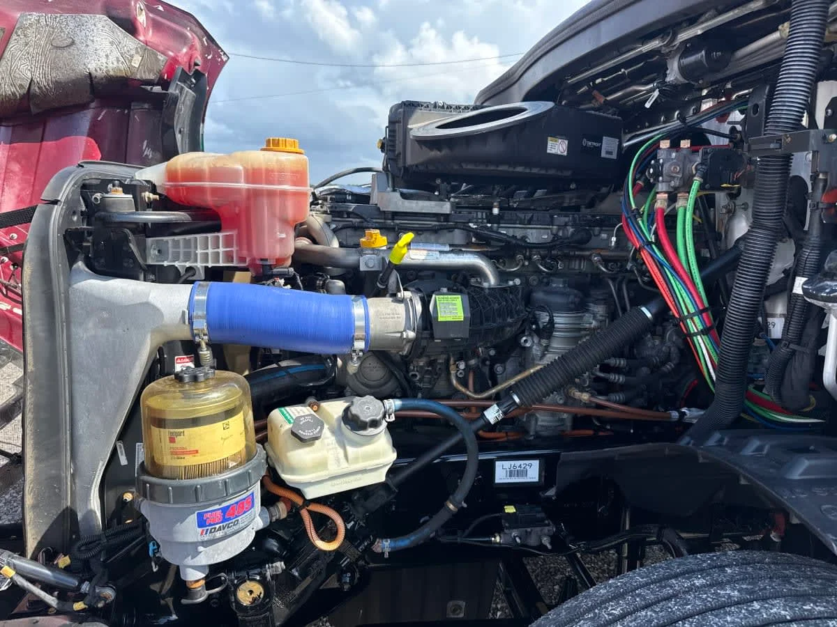 2020 Freightliner Cascadia in Birmingham, AL — photo 9