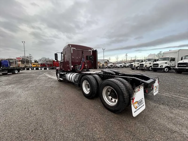 2020 Mack Anthem - image 3