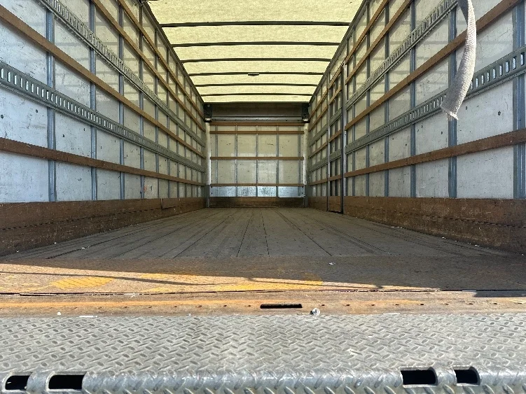 2019 Hino 268 in West Babylon, NY — photo 9