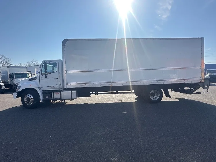 2019 Hino 268 in West Babylon, NY — photo 4