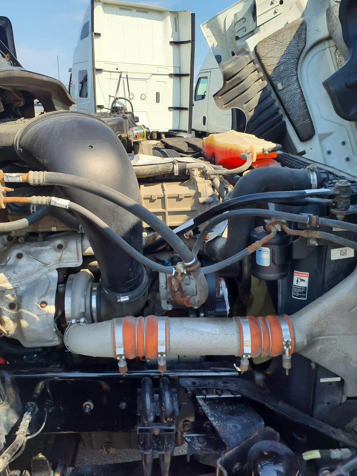 2020 Freightliner Cascadia in Oak Creek, WI — photo 12