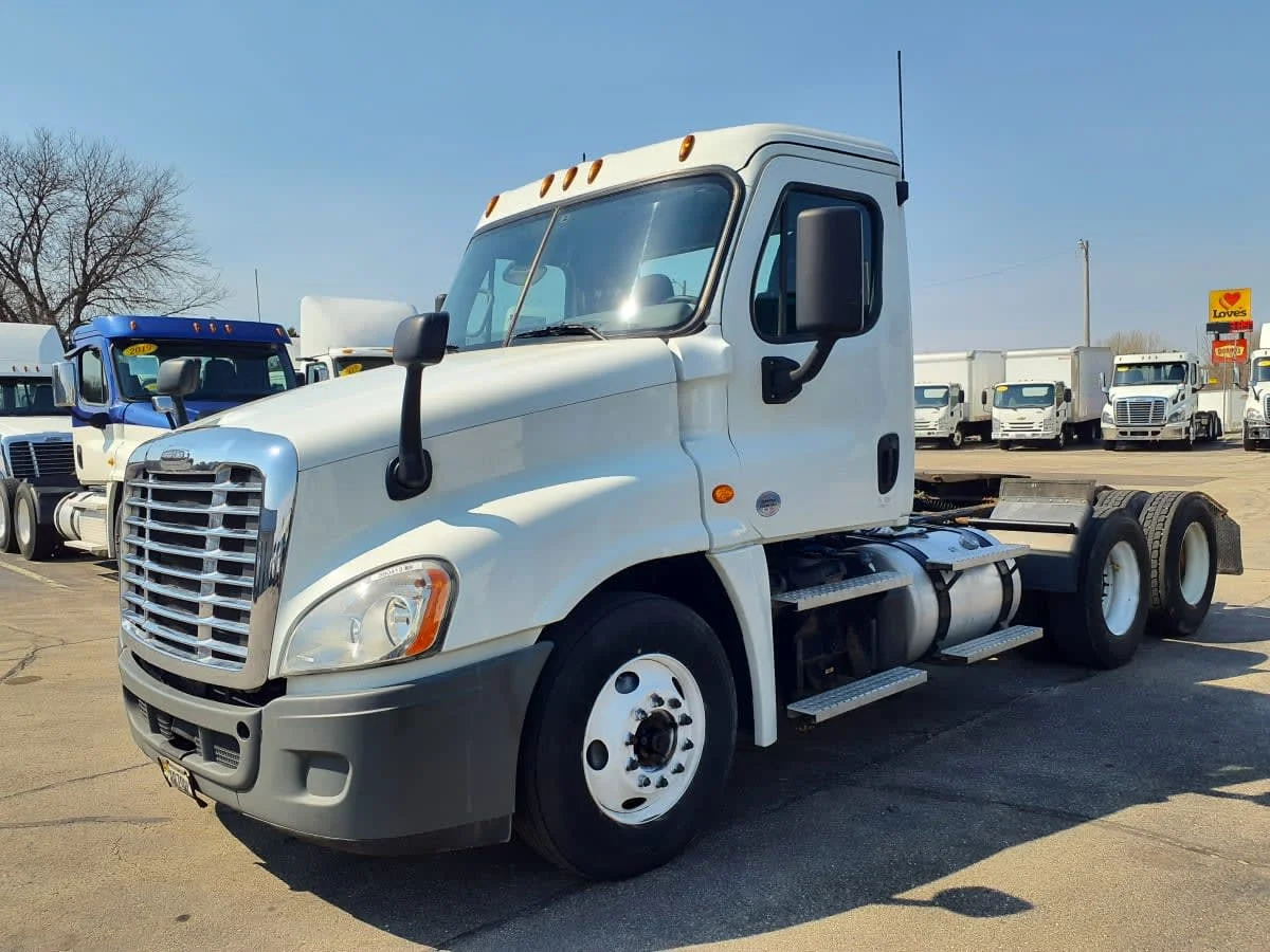 2020 Freightliner Cascadia in Oak Creek, WI