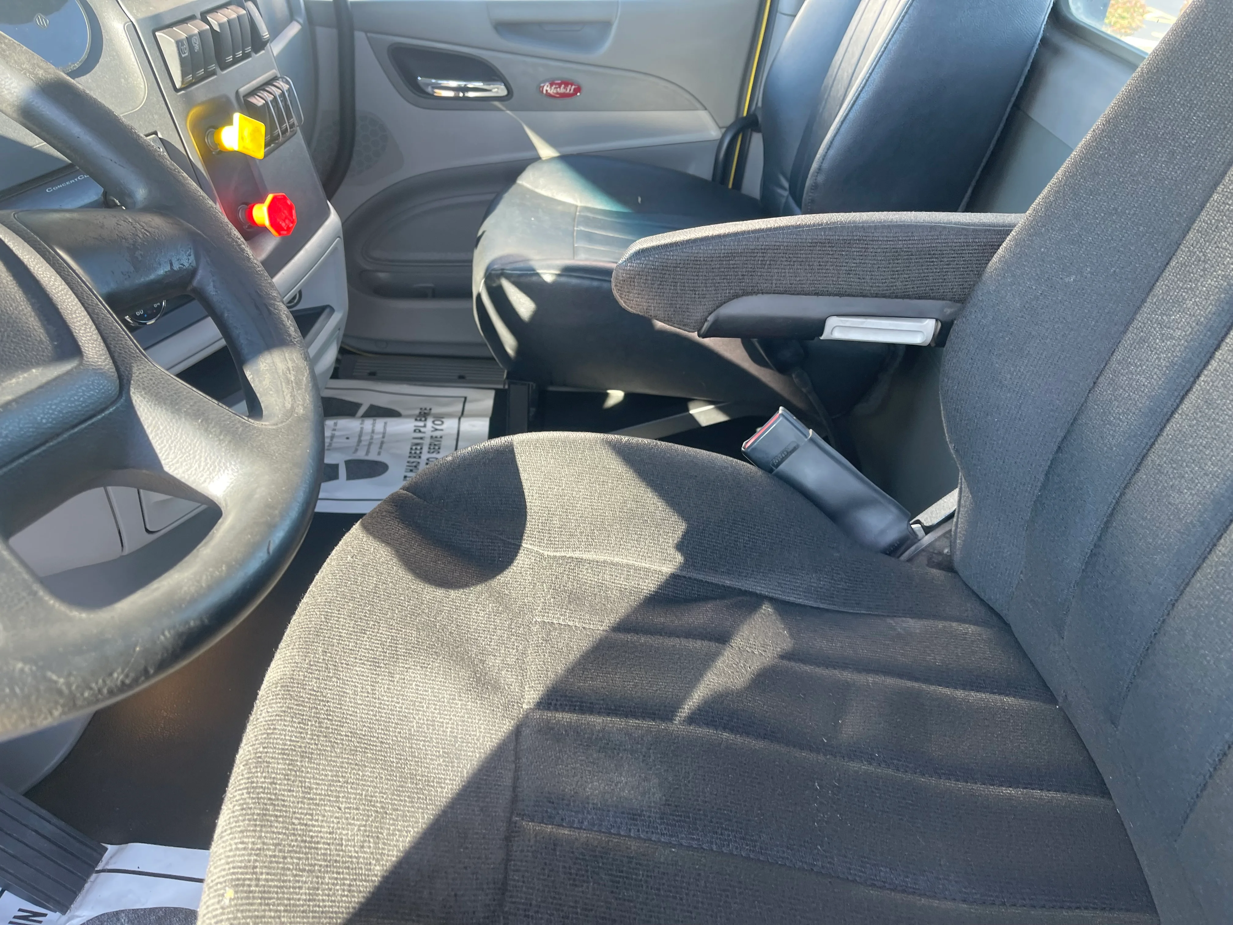 2021 Peterbilt 579 - image 16