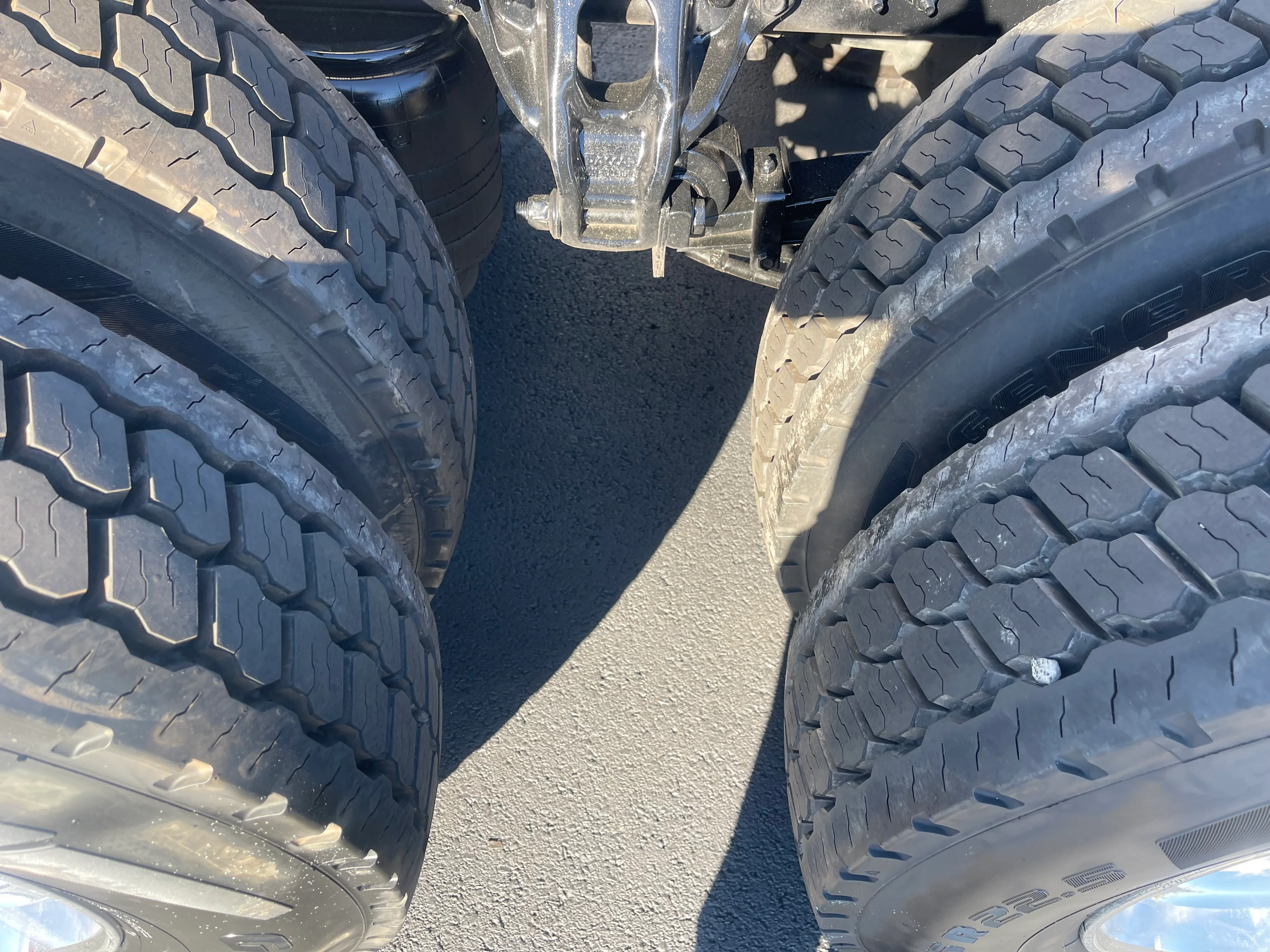 2021 Peterbilt 579 - image 13