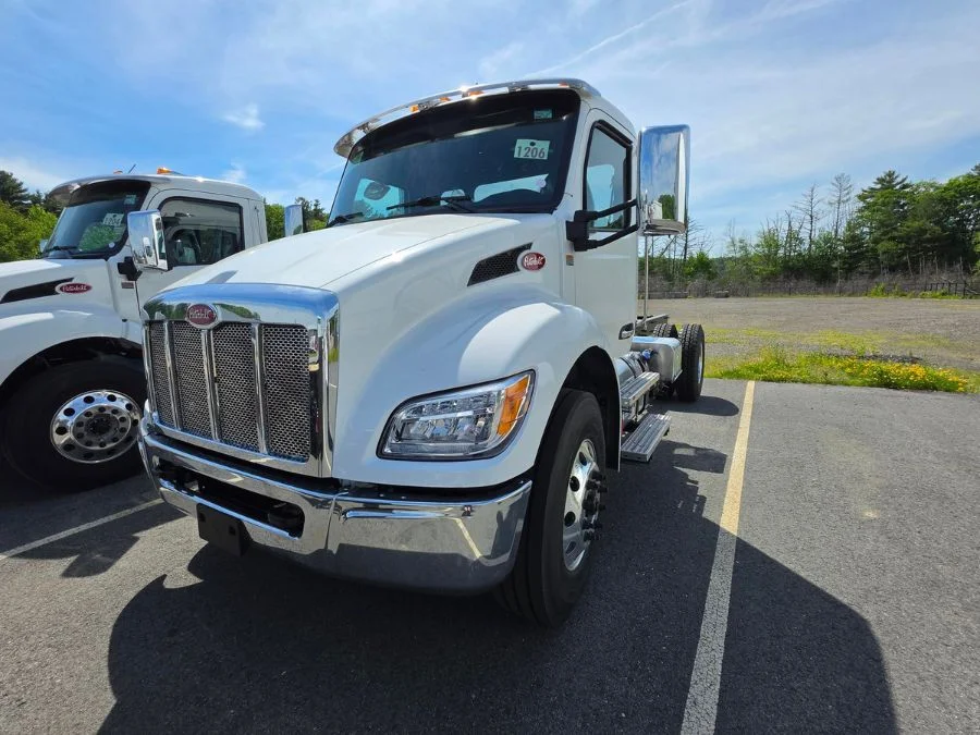 2027 Peterbilt 537 in Johnston, RI — photo 2