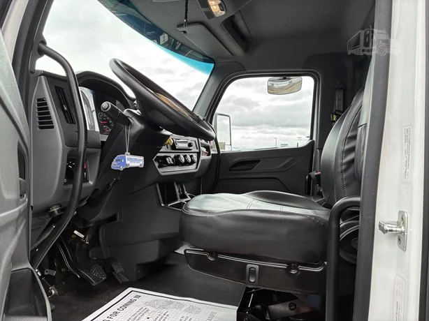 2024 Peterbilt 536 - image 25
