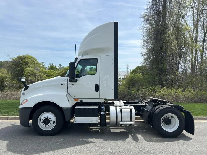 2025 International LT - image 4