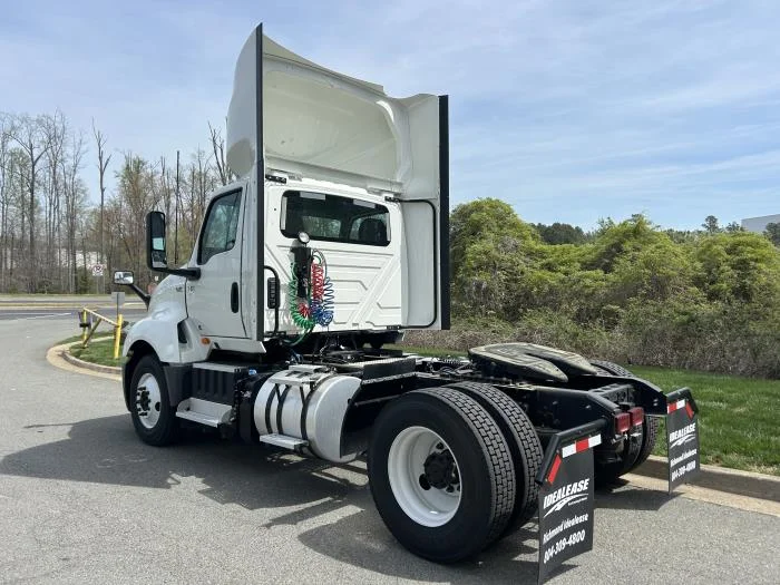 2025 International LT - image 5