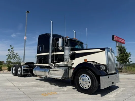 2027 Kenworth W900 in Ankeny, IA