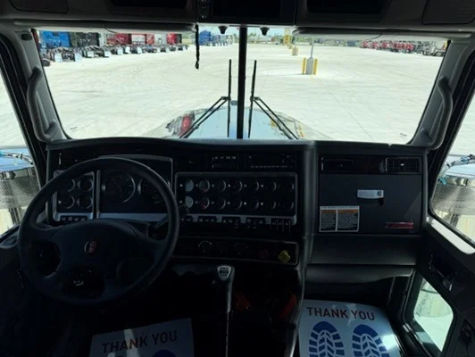 2027 Kenworth W900 in Ankeny, IA — photo 3
