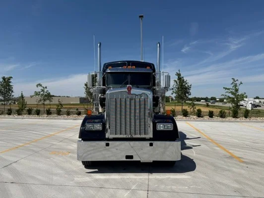 2027 Kenworth W900 in Ankeny, IA — photo 10