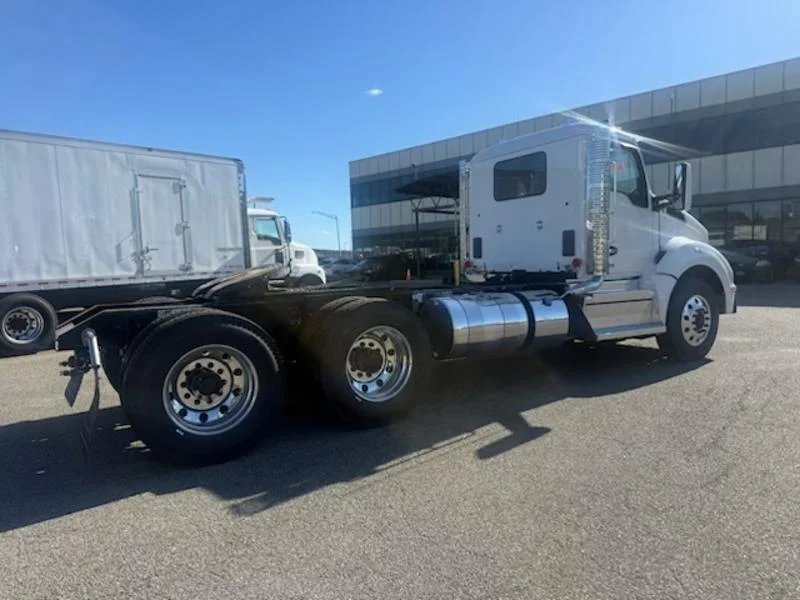 2027 Kenworth T880 in Jamaica, NY — photo 3