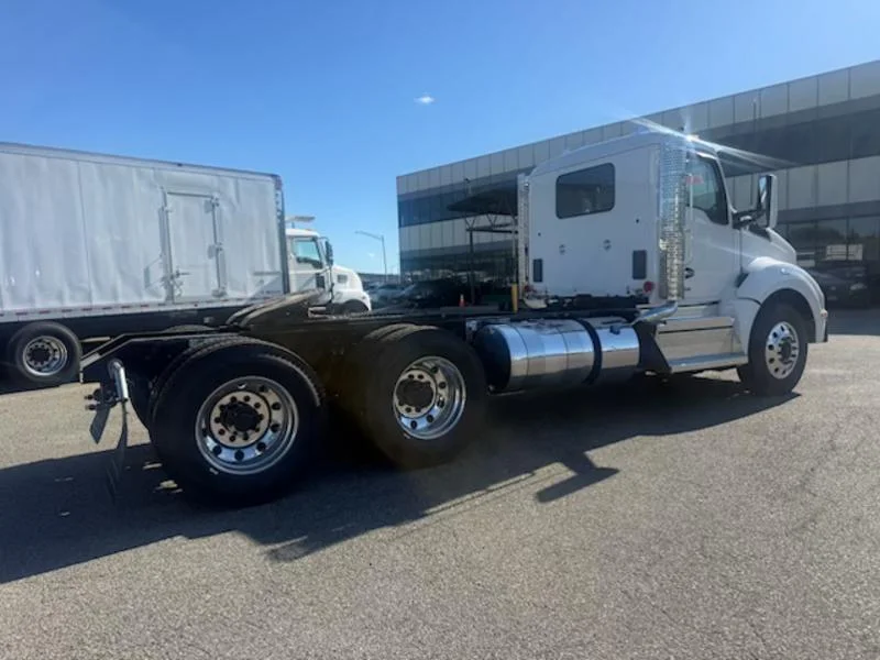 2027 Kenworth T880 in Jamaica, NY — photo 4