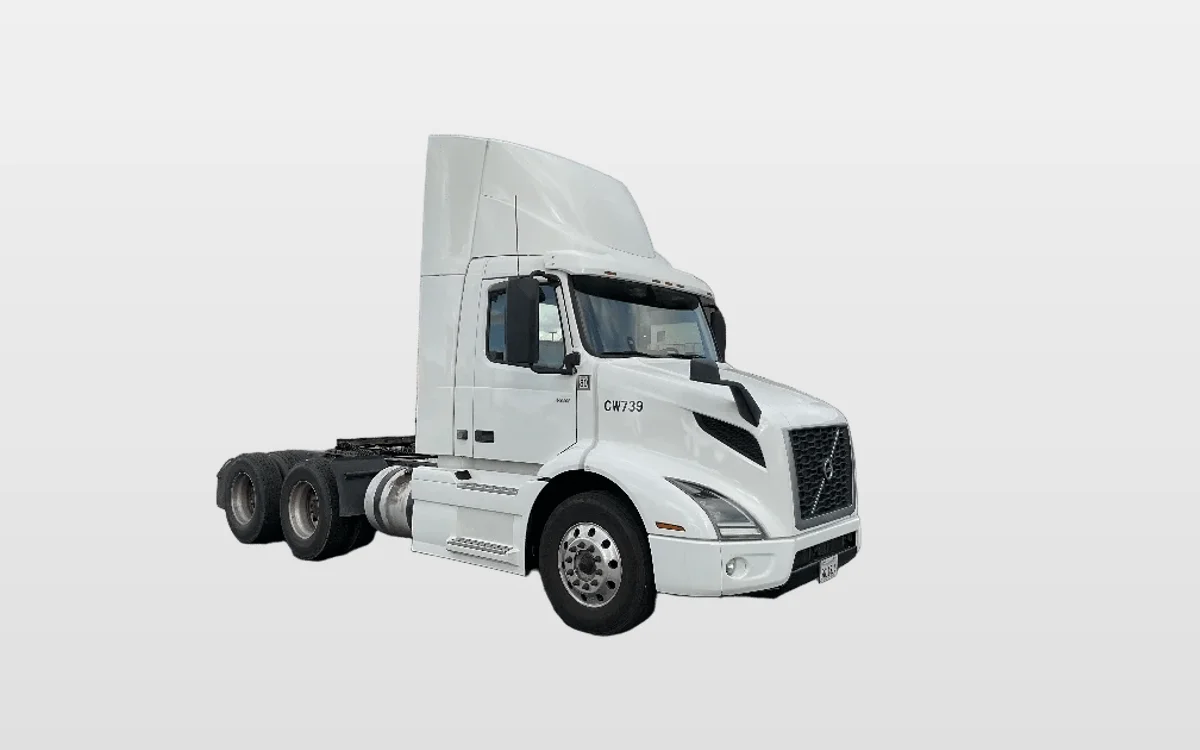 2020 Volvo - image 1