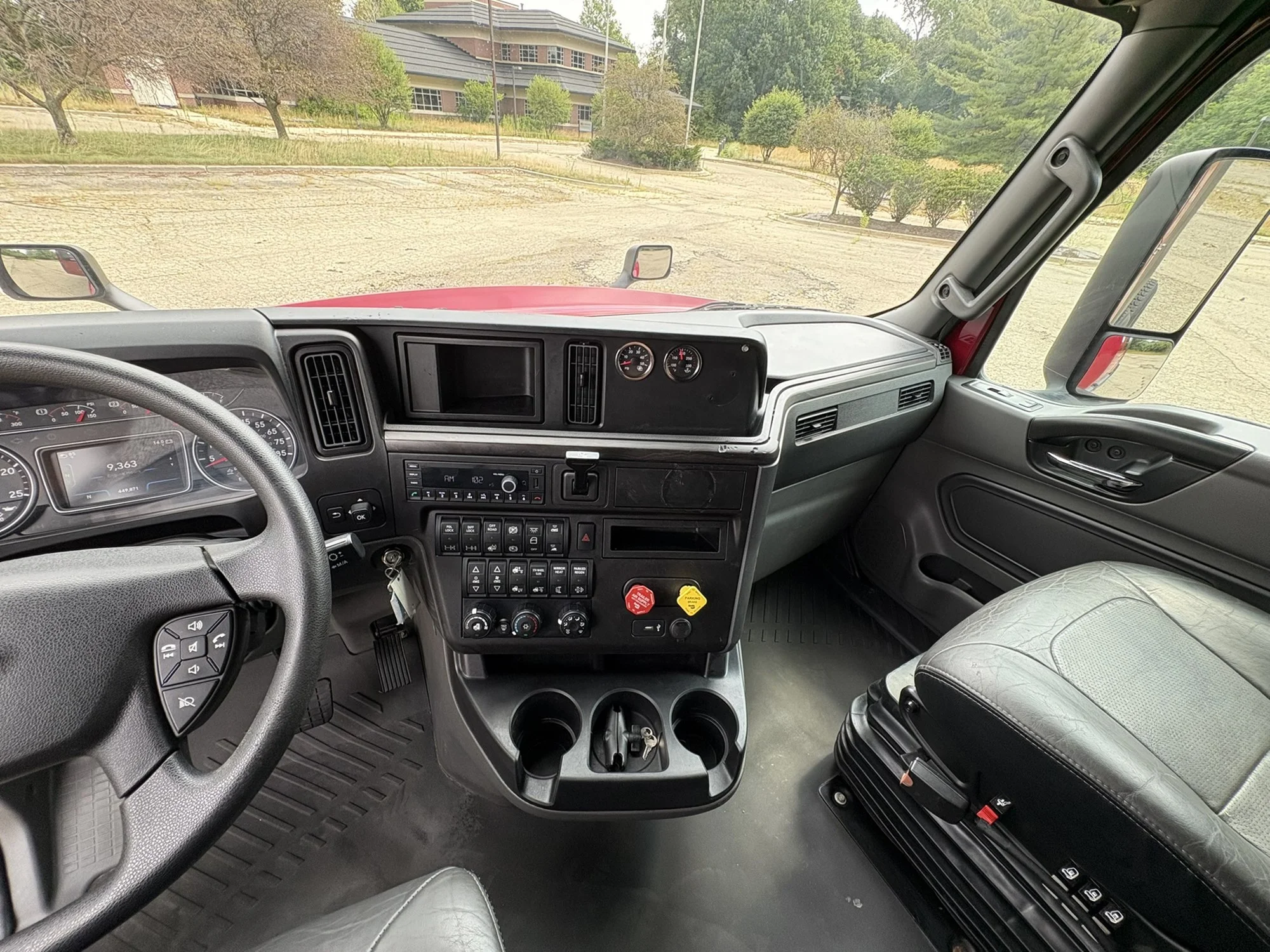 2024 International LT in West Michigan International, MI — photo 17