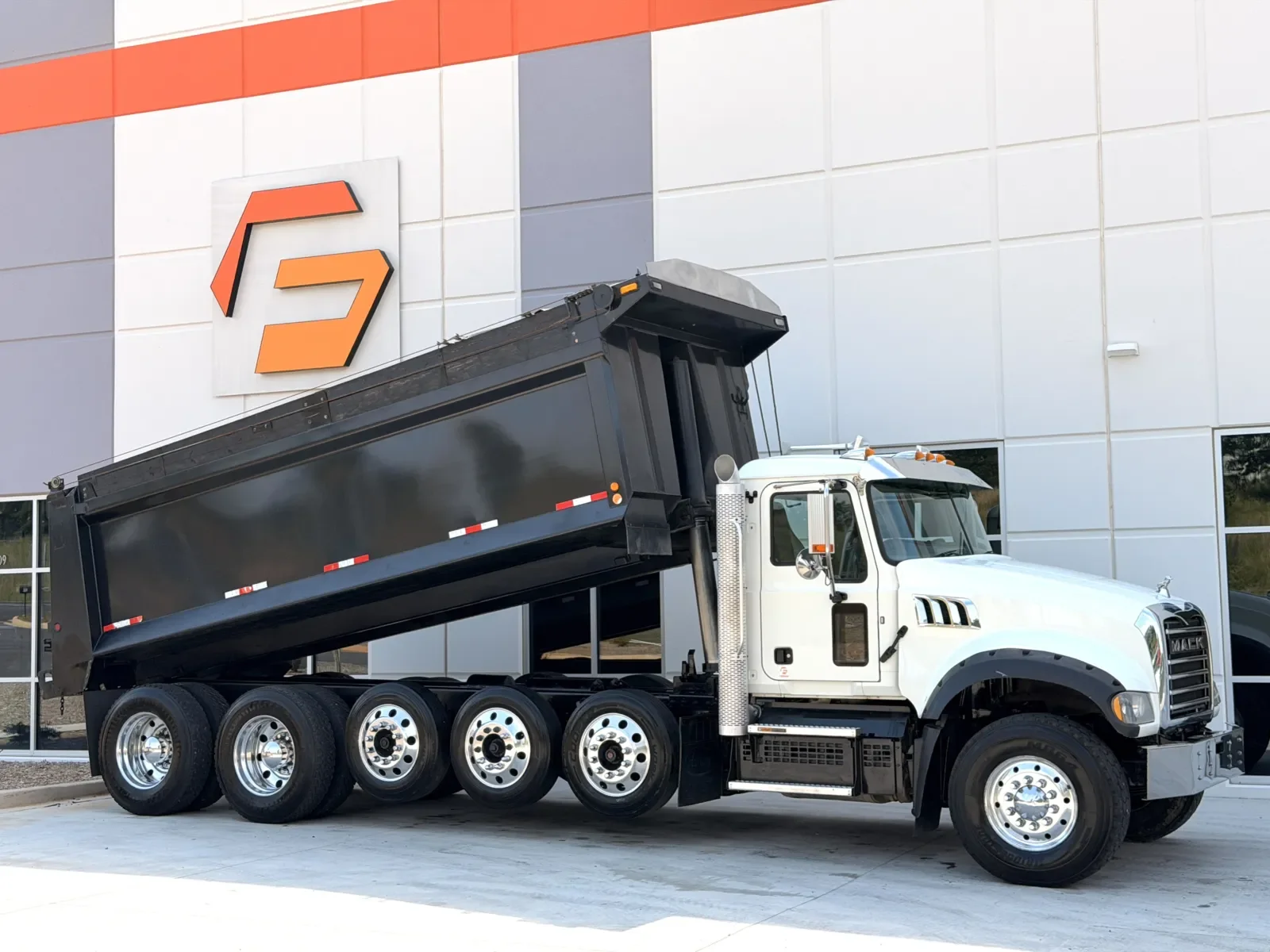 2019 Mack Granite