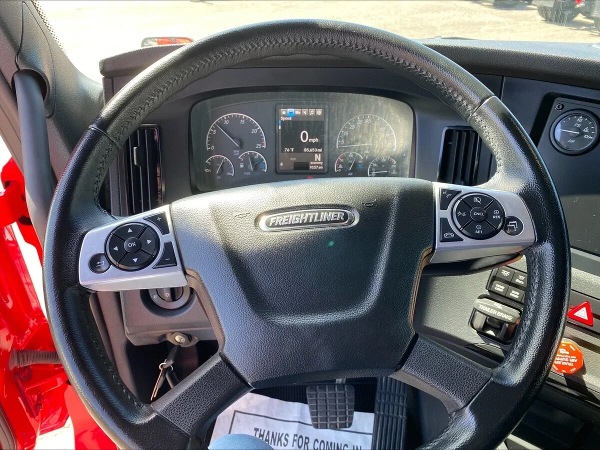 2026 Freightliner Cascadia — photo 18