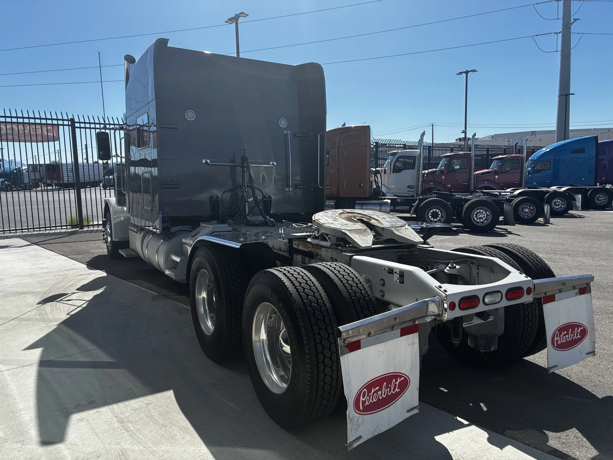 2023 Peterbilt 389 in Las Vegas, NV — photo 5