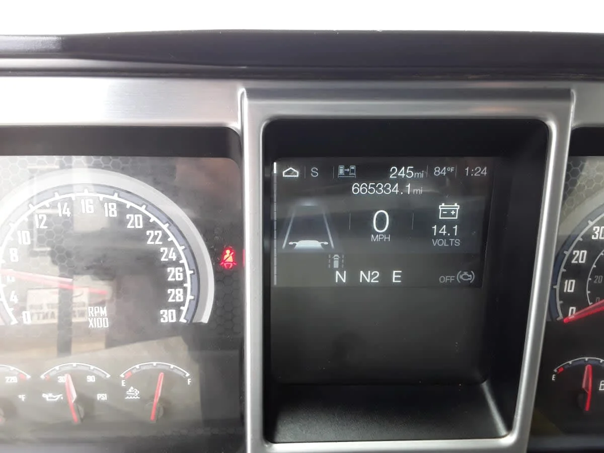 2020 Mack Anthem - image 8