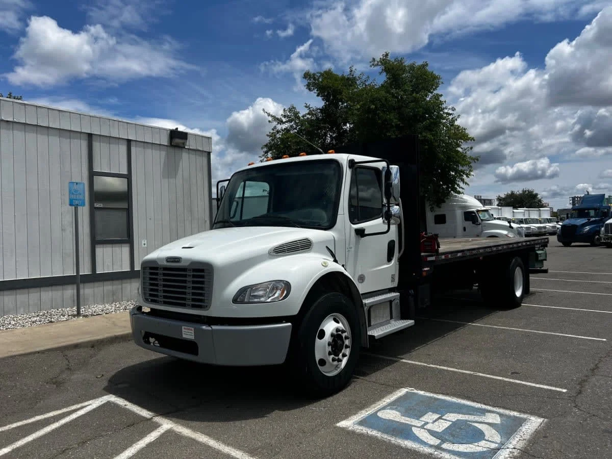 2018 Freightliner M2 106