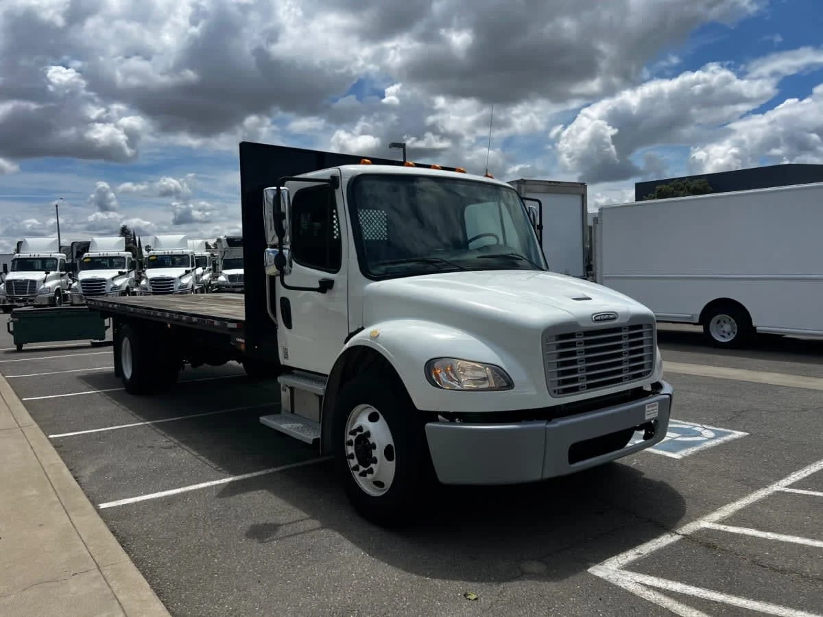 2018 Freightliner M2 106 in West Sacramento, CA — photo 3