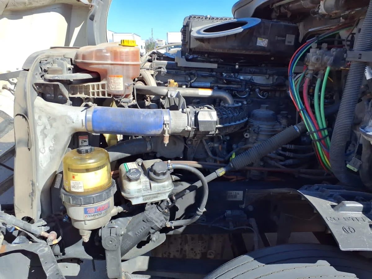 2020 Freightliner Cascadia - image 8