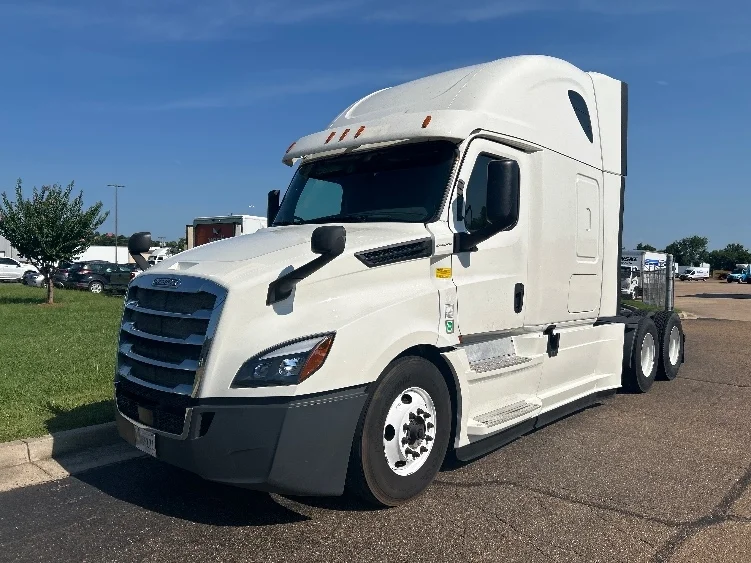 2020 Freightliner Cascadia in Richland, MS — photo 3