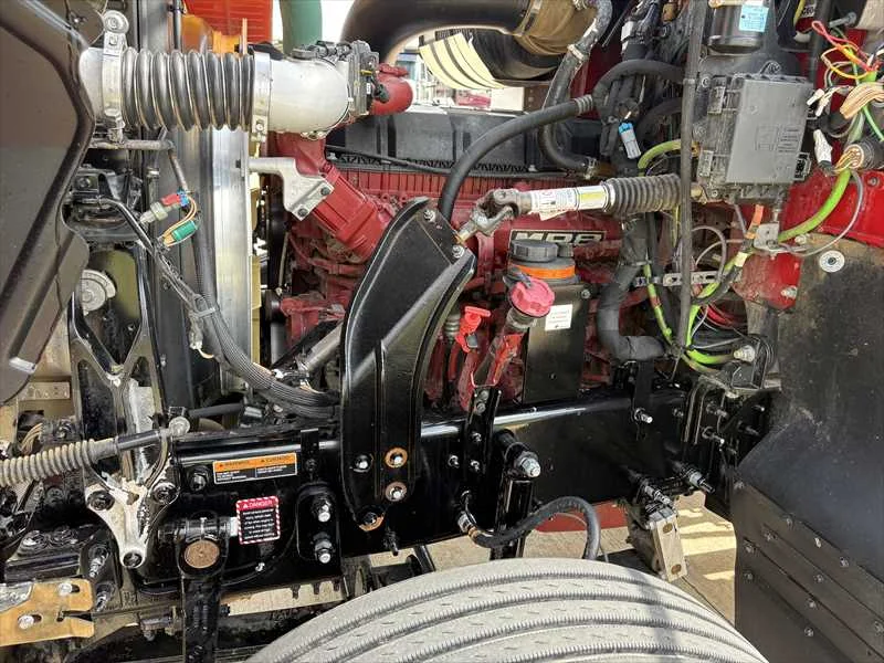 2025 Mack Pinnacle - image 10