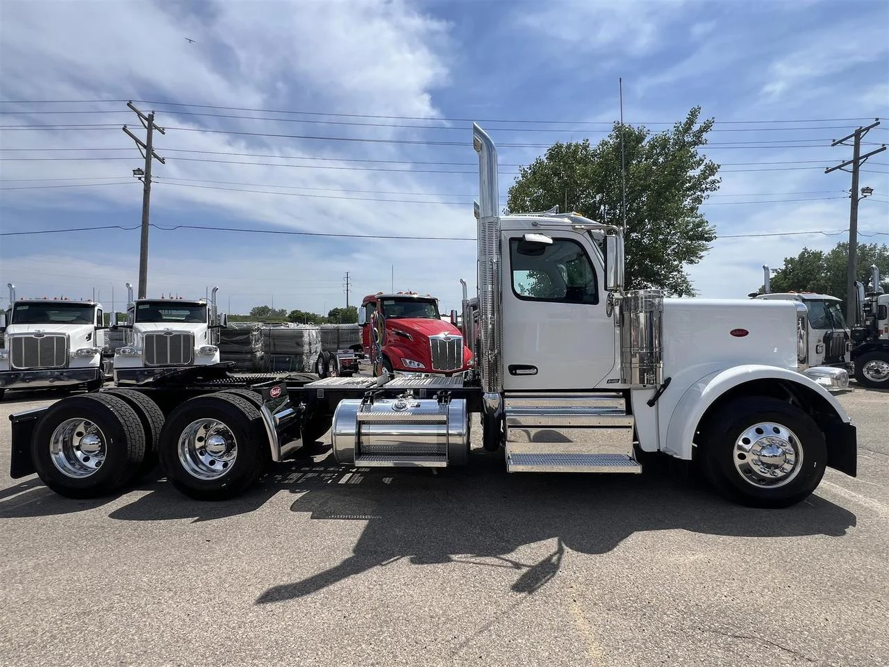 2027 Peterbilt 589 in South St. Paul, MN — photo 4