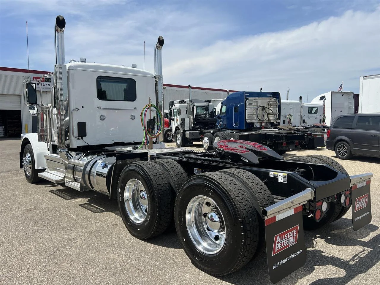 2027 Peterbilt 589 in South St. Paul, MN — photo 5