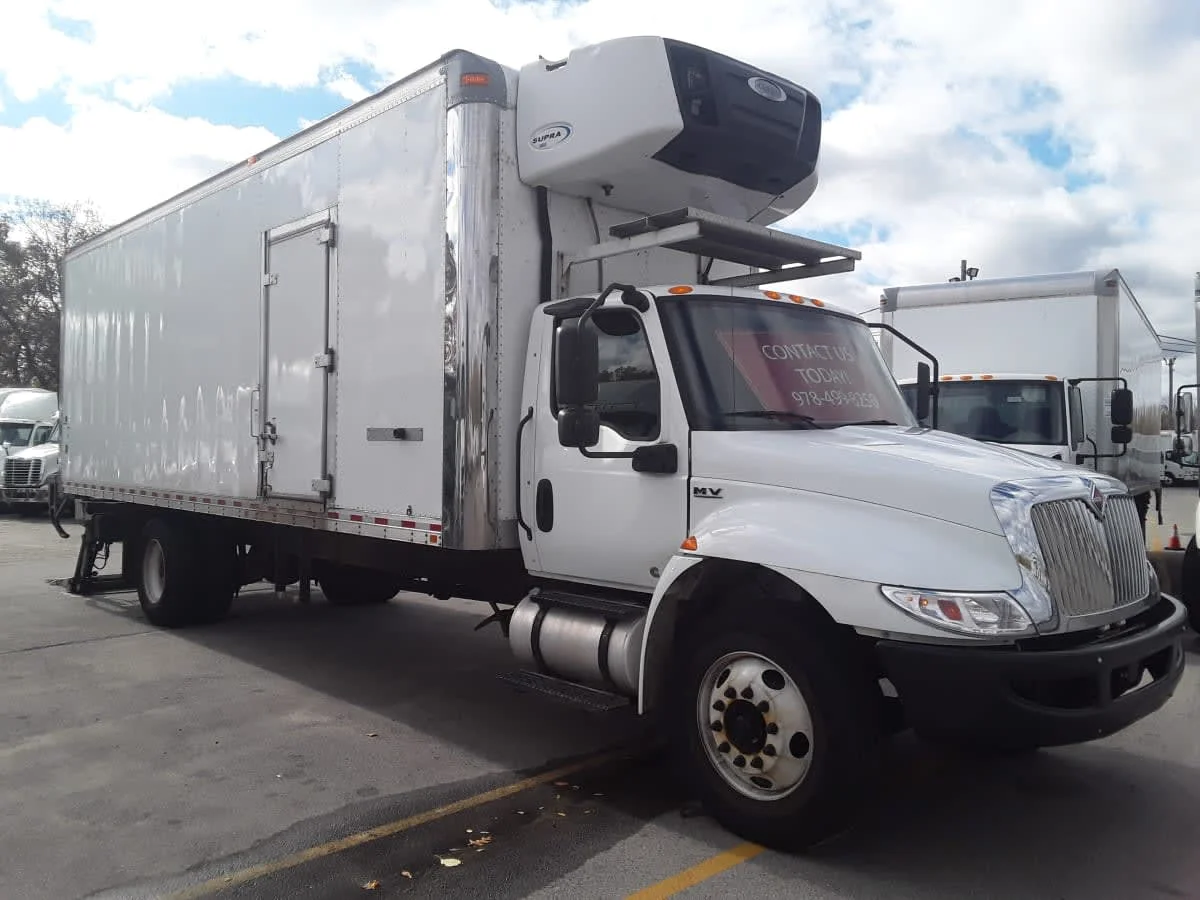 2019 International MV - image 3