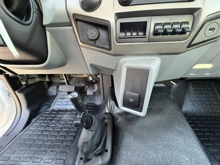 2027 Ford F-650 — photo 17