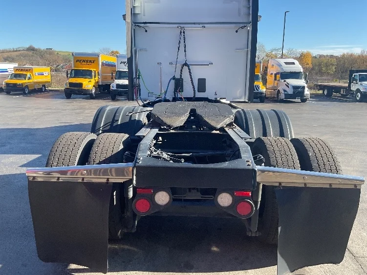 2020 Peterbilt 579 - image 6