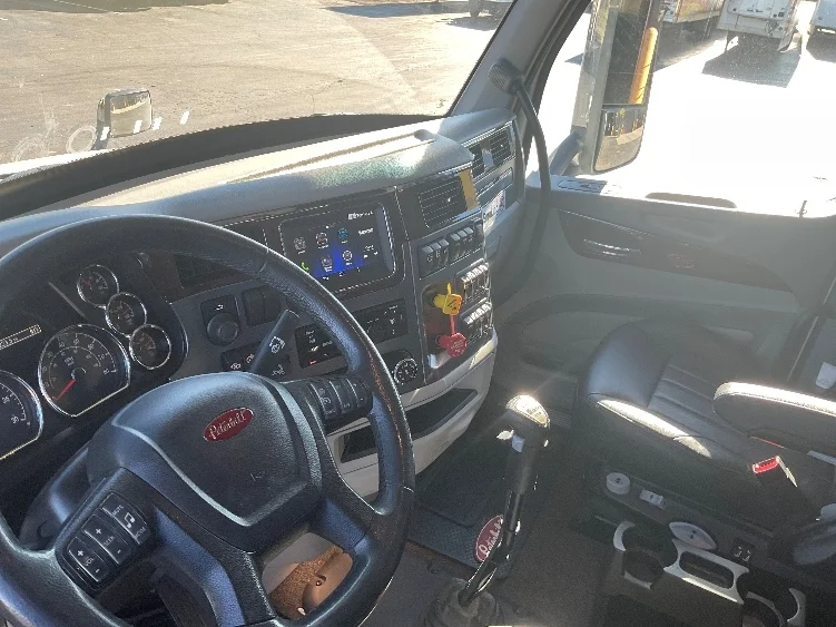 2020 Peterbilt 579 - image 10