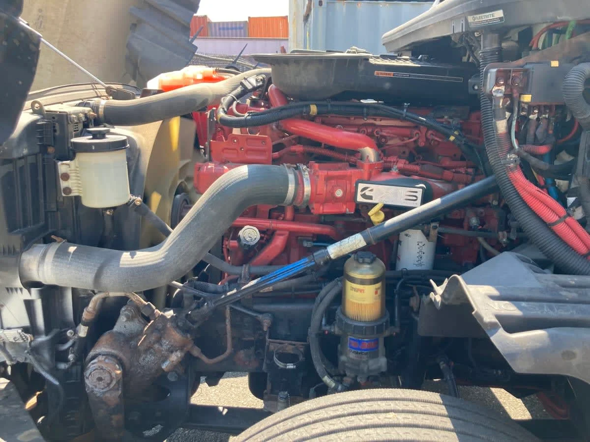 2019 International LT in Springfield, MA — photo 9