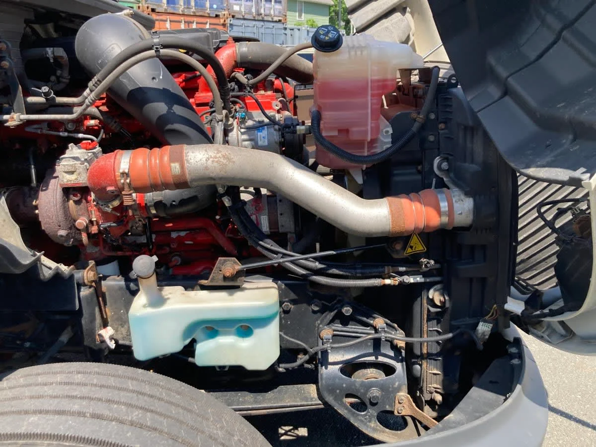 2019 International LT in Springfield, MA — photo 8