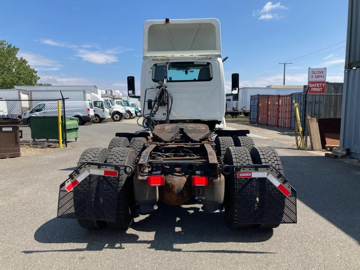 2019 International LT in Springfield, MA — photo 5