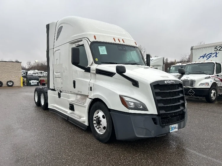 2023 Freightliner Cascadia in Akron, OH