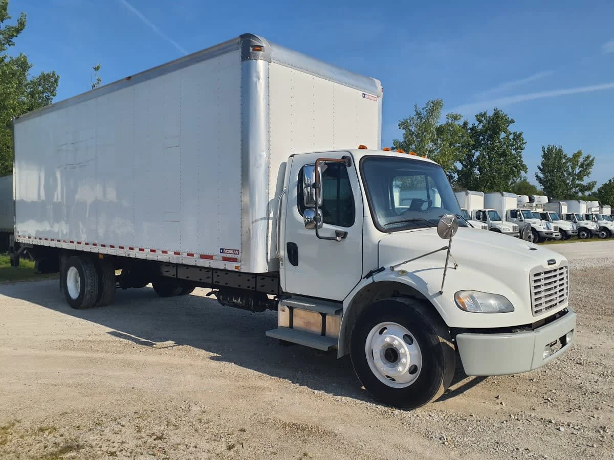 2017 Freightliner M2 106 in Indianapolis, IN — photo 3