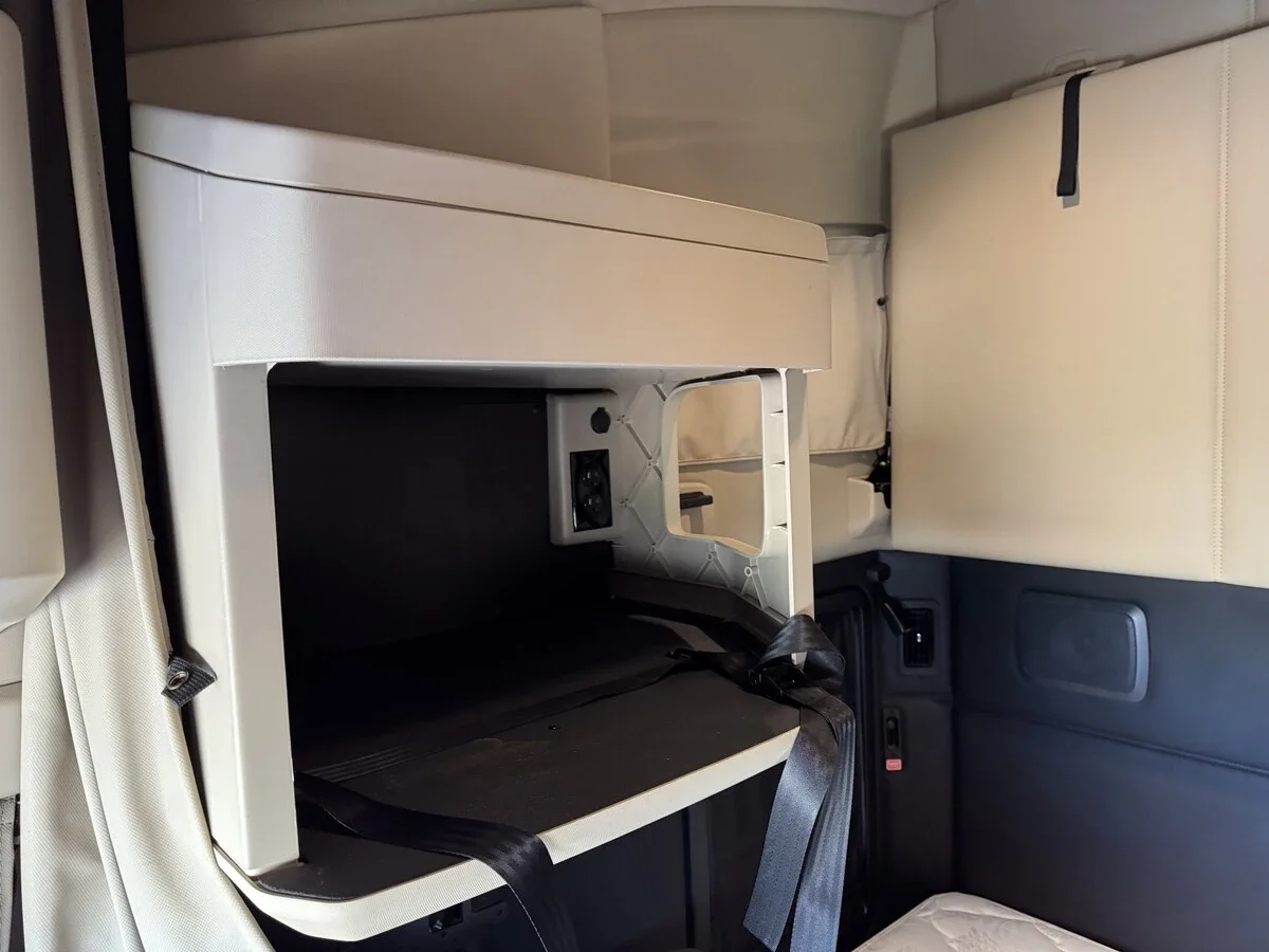 2023 Kenworth T680 - image 27