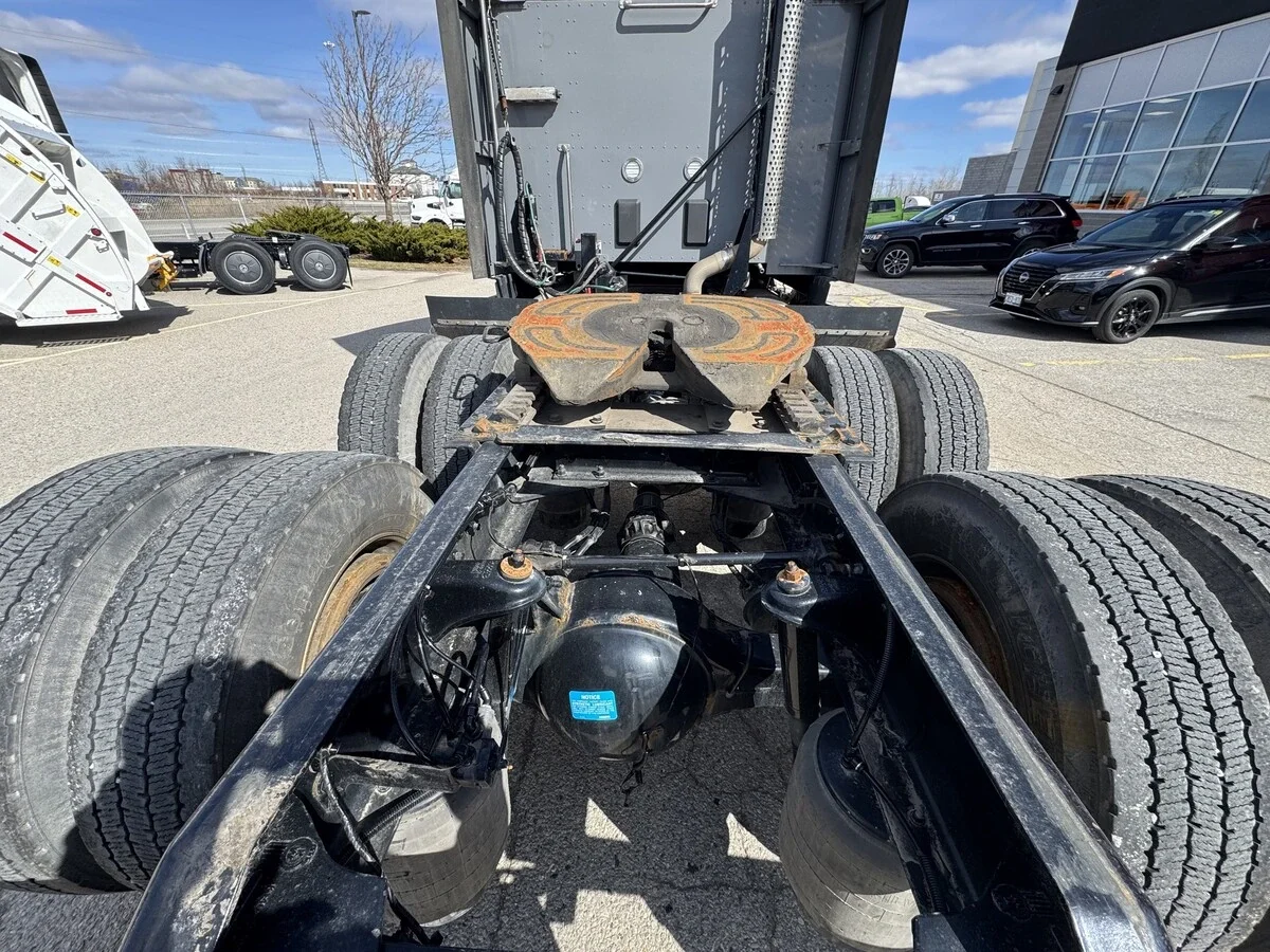 2023 Kenworth T680 - image 9