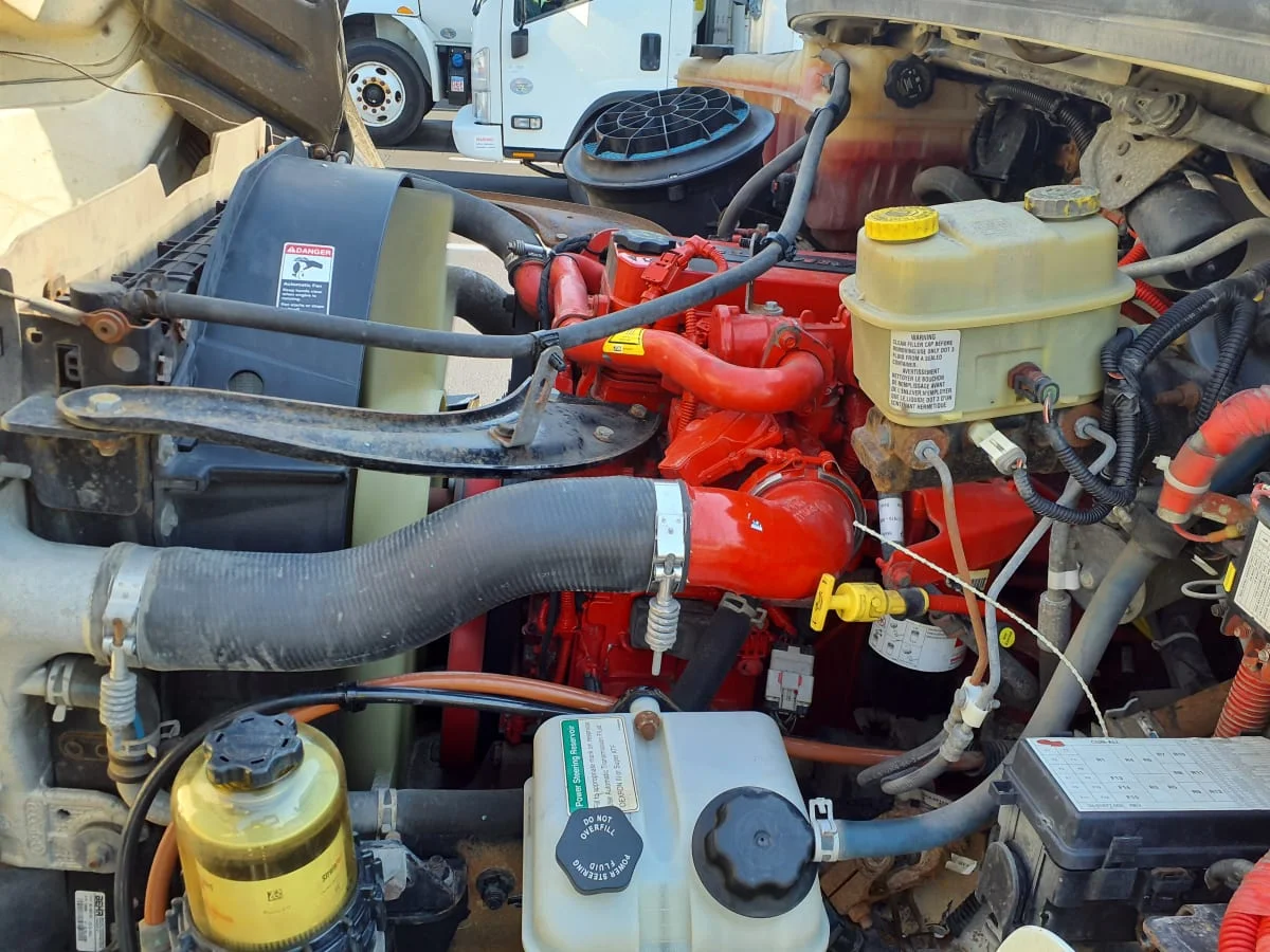 2018 Freightliner M2 106 in Indianapolis, IN — photo 9