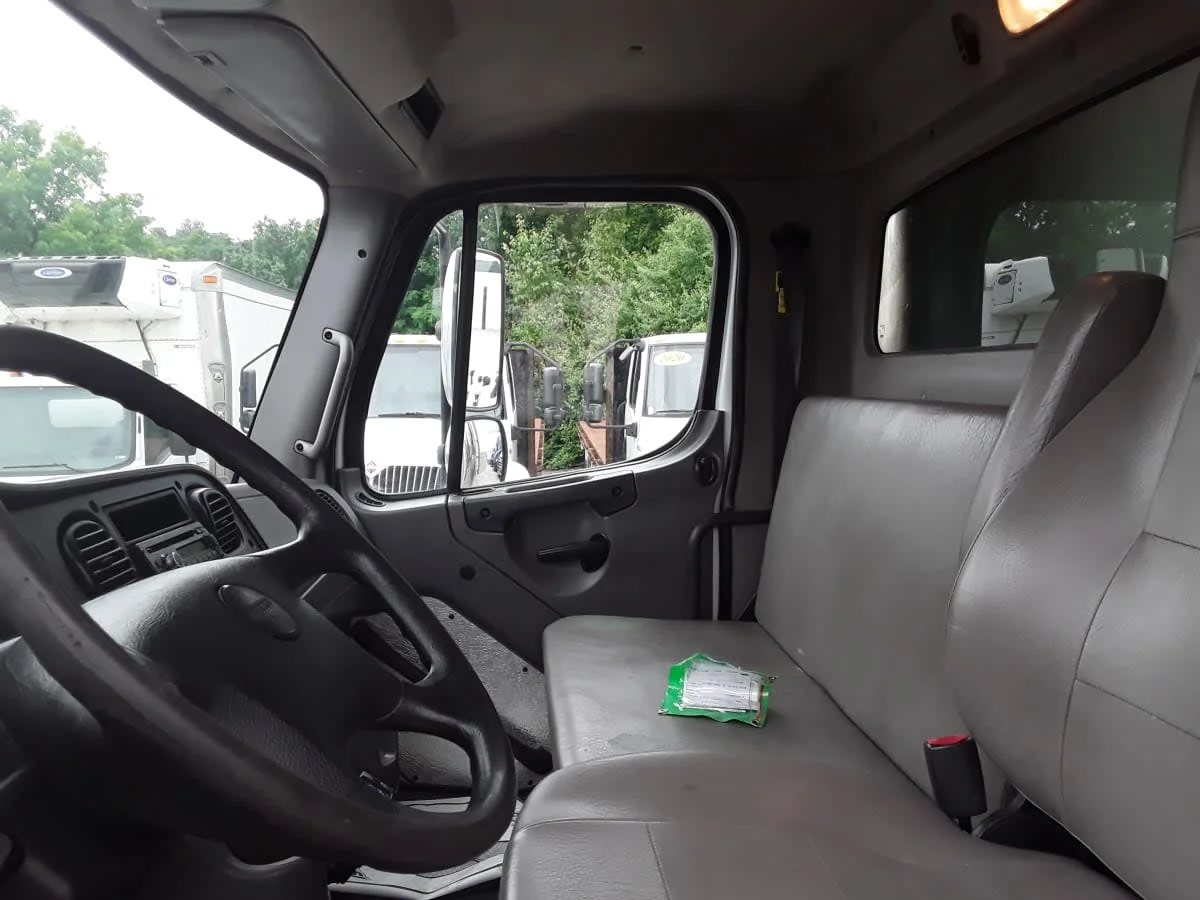 2016 Freightliner M2 106 in Pittsburgh, PA — photo 8