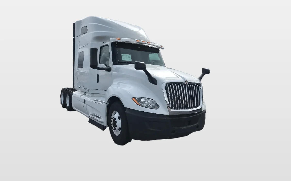 2019 International LT - image 1