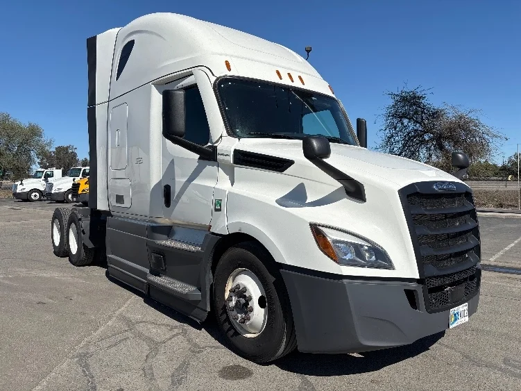 2023 Freightliner Cascadia in Fresno, CA